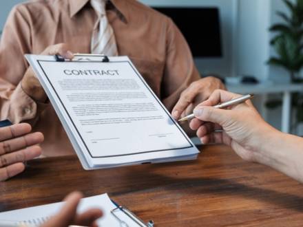 Wheaton, IL business contract lawyer